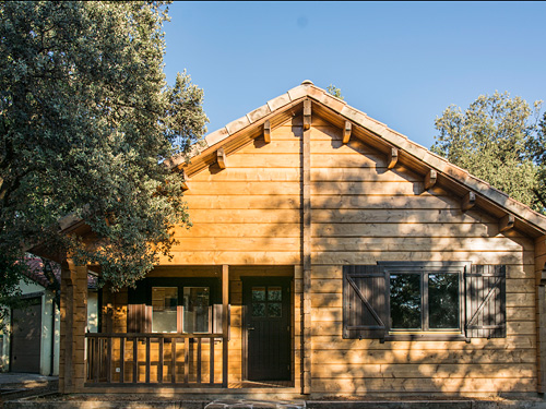 Casas de madera en Jaca Pirineos. Complejo cerrado y exclusivo de alta calidad.